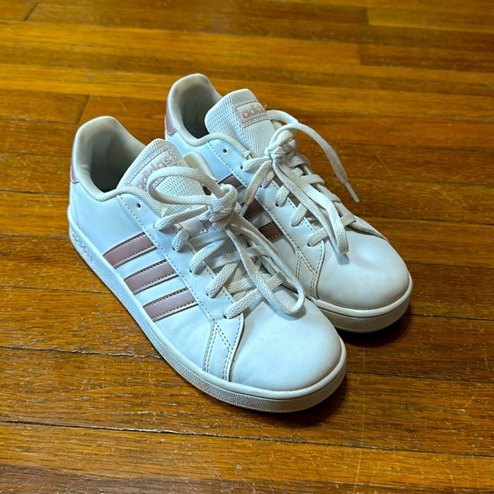 Adidas Youth Grand Court 2 Shoes, White/Platinum, Sz 3.5